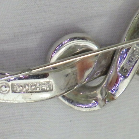 Boucher Vintage Brooch with Baguette and Round Crystals Signed and Numbered - Picture 5 of 8